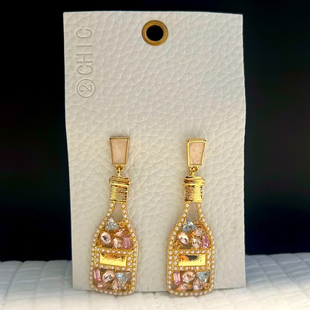 2Chic Champagne Earrings